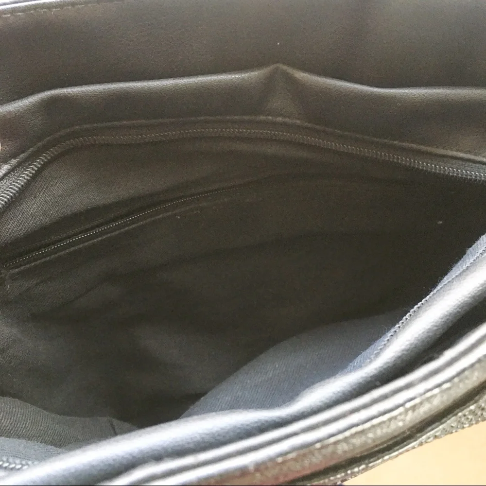 Vintage Inspired Embossed Leather Cross Body Bag Black One Size - Picture 13 of 14